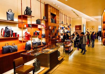 تآكل هوامش أرباح السلع الفاخرة مع وصول الخصومات لمستويات قياسية