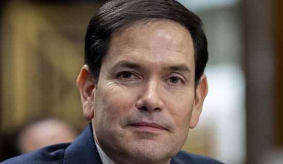 وزير الخارجية الأمريكي: نعتزم الاستحواذ على 50 مليون برميل من النفط الفنزويلي