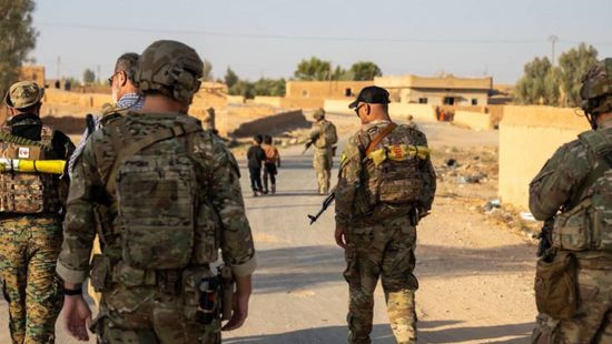 قسد تستهدف نقاطًا أمنية سورية بريف دير الزور