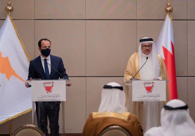 وزير الخارجية البحريني يبحث مع نظيره القبرصي التعاون المشترك