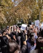 إيران تحجب الإنترنت والزعيم الأعلى يحذر المحتجين