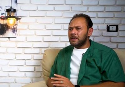 محمد علي رزق يكشف تفاصيل نجاته من حادث سير على طريق الواحات