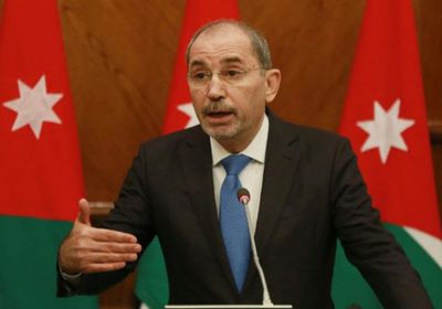 وزير الخارجية الأردني يجري اتصالًا هاتفيًا بنظيره السوري