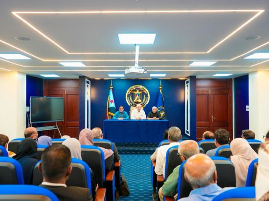 "الانتقالي": بيانات وفدنا بالرياض تصدر تحت التهديد و"الحل" باطل