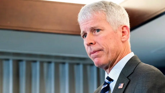 واشنطن تعلن بيع أول شحنة نفط فنزويلي بزيادة سعرية 30%