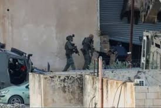 جنود إسرائيليون يقتلون صبيًا فلسطينيًا في الضفة الغربية