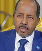 الرئيس الصومالي يزور مدينة متنازعا عليها مع إقليم أرض الصومال الانفصالي