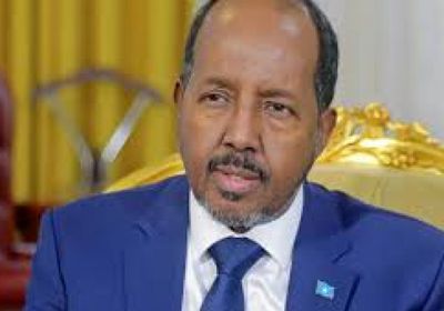 الرئيس الصومالي يزور مدينة متنازعا عليها مع إقليم أرض الصومال الانفصالي