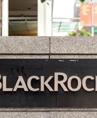 أصول بلاك روك تكسر حاجز 14 تريليون دولار لأول مرة
