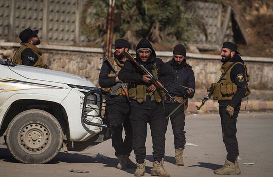 الحكومة السورية تتهم قسد بتفجير الجسر القديم بالرقة