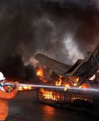 مصرع 3 أشخاص في حريق بمركز تجاري بباكستان