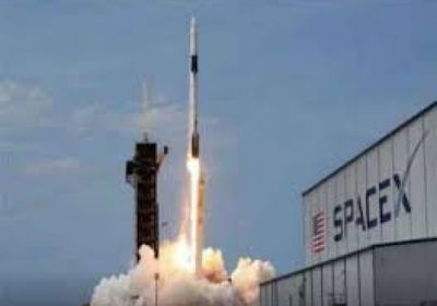 صاروخ مهمة "أرتيميس 2" القمرية ينقل إلى منصة الإطلاق في فلوريدا