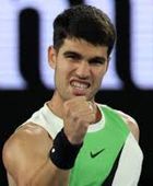 ألكاراز يهزم والتون في مستهل مشواره لإكمال ألقاب البطولات الكبرى