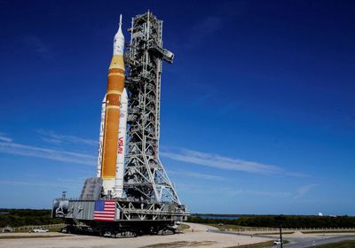 "ناسا" تنقل صاروخها الجديد للدوران حول القمر إلى منصة الإطلاق