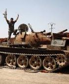 قائد كردي يدعو أمريكا إلى التدخل بقوة في الاشتباكات في سوريا