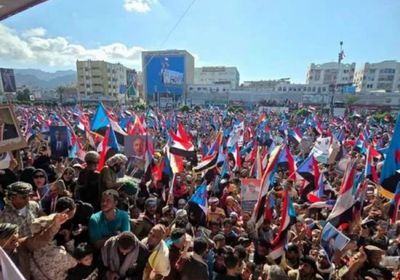 حشود الجنوب في الميدان.. رسالة شعبية تجسد الشرعية الحقيقية وتنتفض ضد العدوان