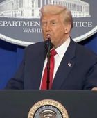 ترامب يعتزم شراء كاسحات جليد لإرسالها لسواحل كندا