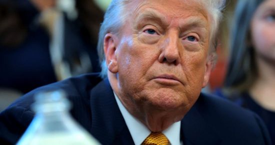 ترامب يرجئ فرض رسوم جمركية على المعادن الحيوية