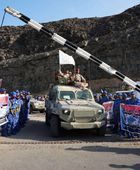 القوات المسلحة تبدأ التموضع خارج العاصمة عدن