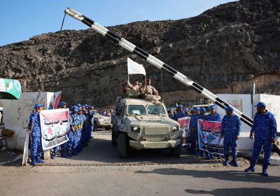 القوات المسلحة تبدأ التموضع خارج العاصمة عدن