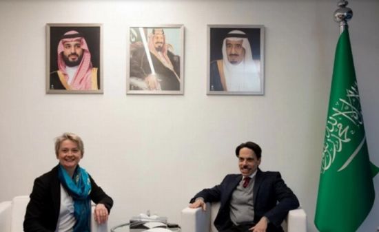 وزير الخارجية السعودي يلتقي نظيرته البريطانية في دافوس