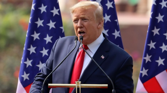 ترامب يتراجع عن الرسوم الجمركية على أوروبا بعد "تفاهم" بشأن جرينلاند