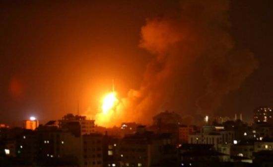 طيران الاحتلال يشن غارات على مناطق بمدينة غزة