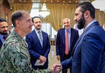 قائد "سنتكوم" يبحث مع الشرع نقل معتقلي داعش