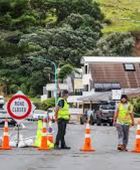 رجال الإنقاذ يبحثون عن ناجين بعد انهيار أرضي في نيوزيلندا