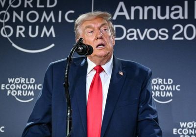 ترامب يتوعد أوروبا بـ "رد انتقامي" حال تسييل الأصول الأمريكية