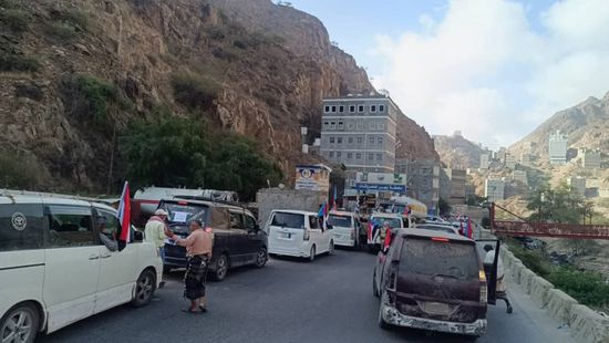 مواكب أبناء يافع تزحف نحو عدن للمشاركة بمليونية الثبات