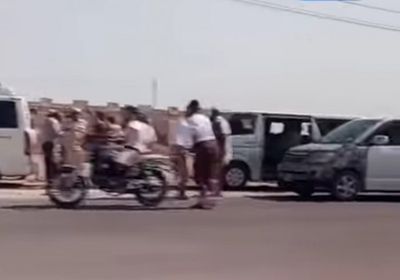 حاجز أمني يمنع أبناء الديس الشرقية من المشاركة بمليونية المكلا