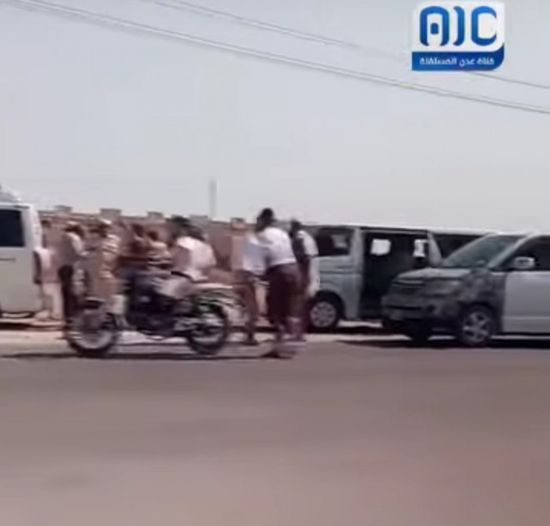 حاجز أمني يمنع أبناء الديس الشرقية من المشاركة بمليونية المكلا