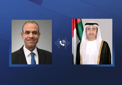 هاتفياً.. عبدالله بن زايد ووزير الخارجية المصري يبحثان التطورات الإقليمية