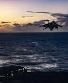 مقتل شخصين بضربة جوية أمريكية على سفينة تهريب