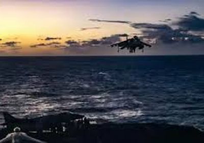 مقتل شخصين بضربة جوية أمريكية على سفينة تهريب