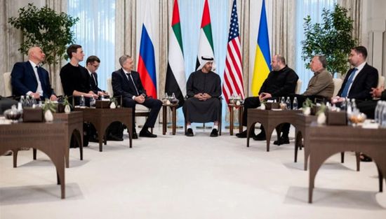 زيلينسكي يوجه الشكر لرئيس الإمارات على الدور الإنساني والدبلوماسي