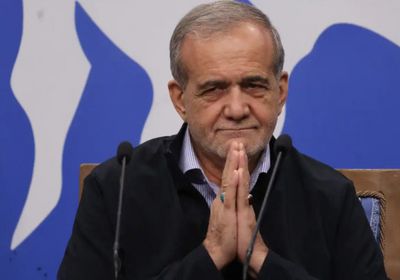 نجل الرئيس الإيراني يوجه انتقادًا غير مسبوق للنظام