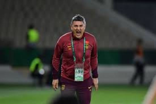 مدرب الصين تحت 23 عامًا يدعو للتعامل بهدوء مع استمرار غياب الألقاب