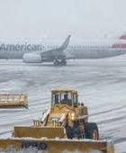 إلغاء آلاف الرحلات الجوية وانقطاع واسع للكهرباء جراء عاصفة في أمريكا