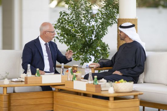 محمد بن زايد يستقبل مبعوث الرئيس الروسي