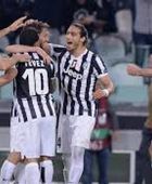 يوفنتوس يقترب من المربع الذهبي بالدوري بفوزه 3-صفر على نابولي