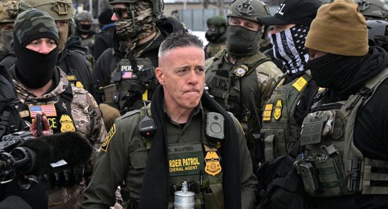 قائد حرس الحدود الأمريكي يغادر مدينة مينيابوليس