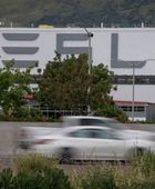 تقليص صامت للقوى العاملة في "تسلا" بألمانيا