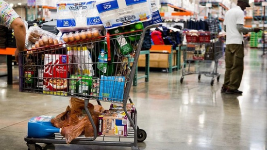 ثقة المستهلك الأمريكي تهوي لأدنى مستوياتها منذ 2014