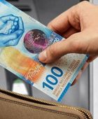 الفرنك يسجل أعلى مستوى أمام الدولار بعقد