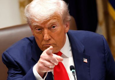 CNN: ترامب يدرس استهداف المواقع النووية الإيرانية