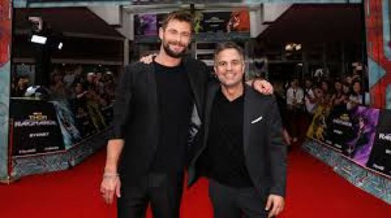 كريس هيمسورث ومارك رافالو يعودان للعمل معا في فيلم (كرايم 101)