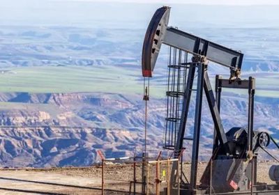 تأهب في سوق النفط.. خام برنت يتخطى 70 دولاراً