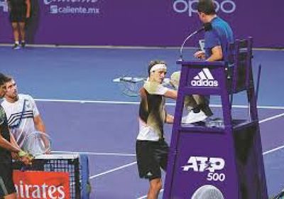 بعد مباراة ماراثونية.. زفيريف يهاجم قرار السماح لألكاراز بالعلاج